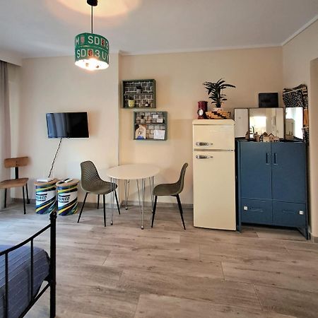 Cozy & Stylish Eastside Apt. Tesalonika Bagian luar foto